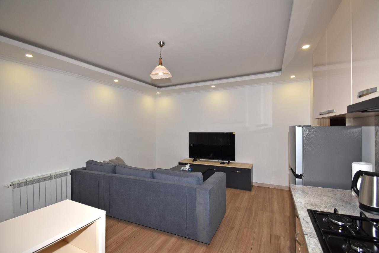 19Tumanyan Excellent Apartment In The Centre Of Capital 예레반 외부 사진