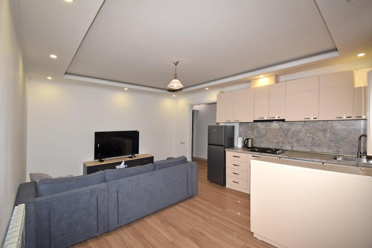 19Tumanyan Excellent Apartment In The Centre Of Capital 예레반 외부 사진