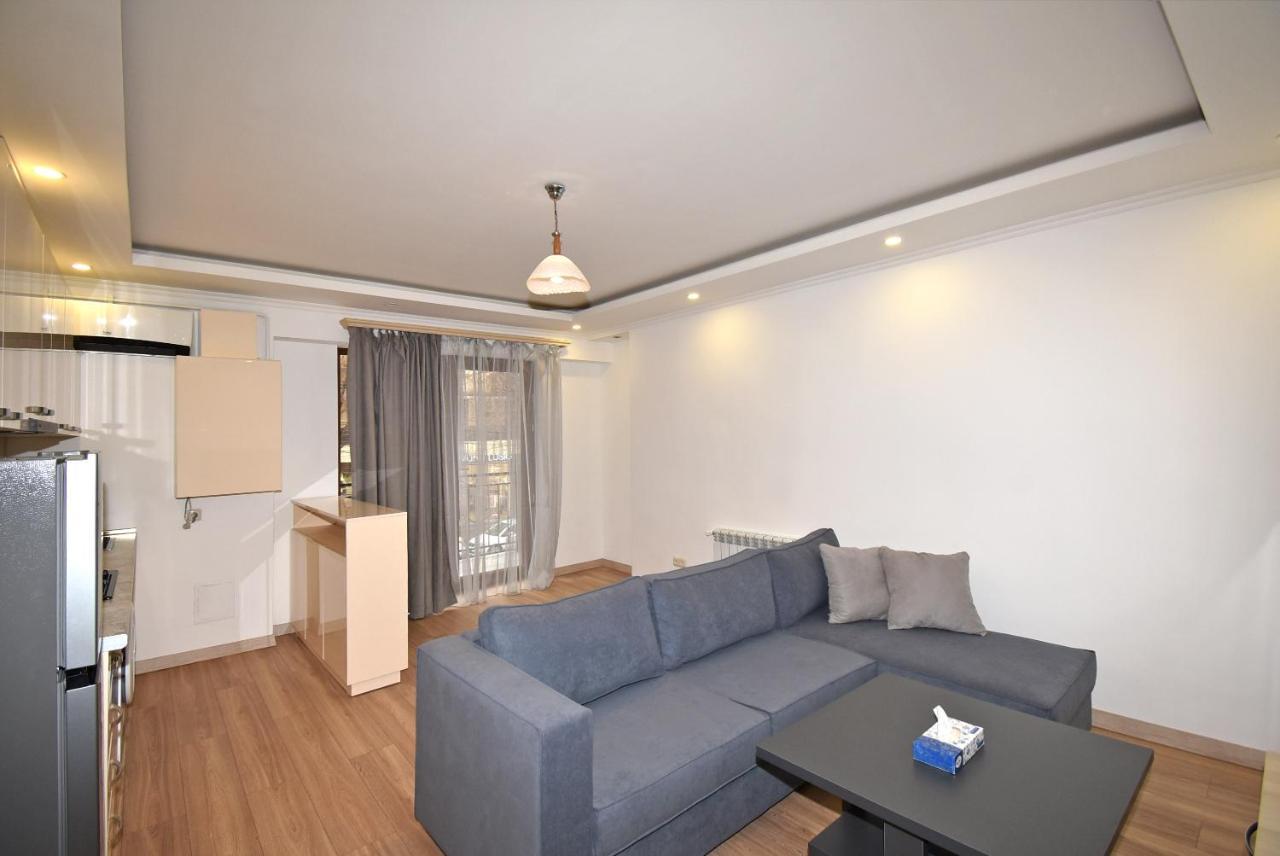 19Tumanyan Excellent Apartment In The Centre Of Capital 예레반 외부 사진